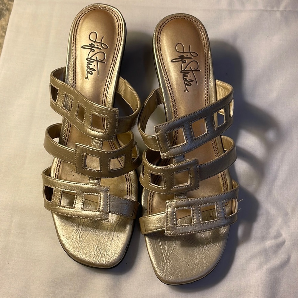 LIFE STRIDE gold dress slides